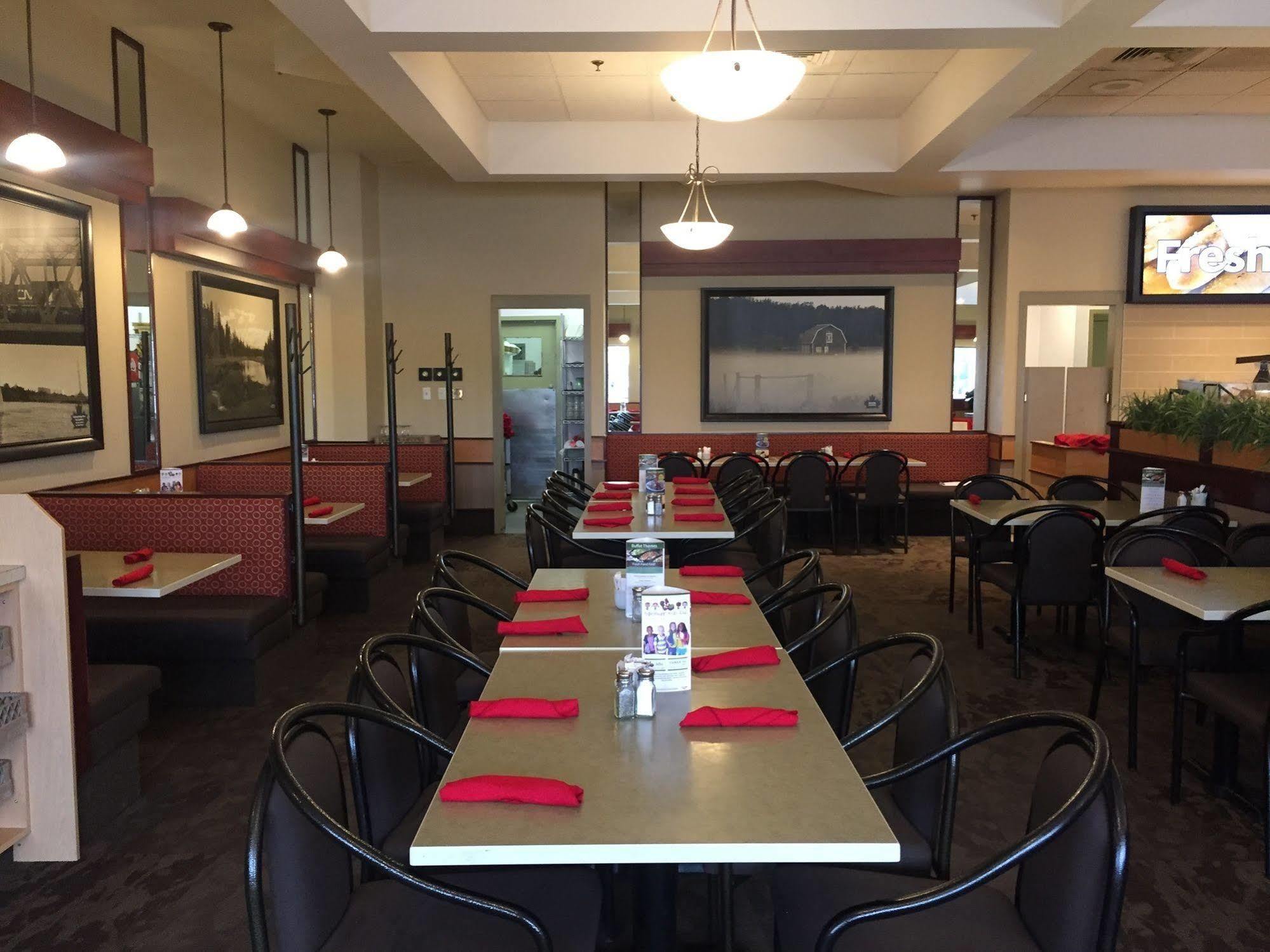 Canad Inns Destination Centre Transcona 위니펙 외부 사진